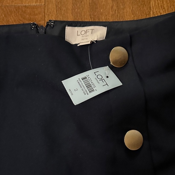 LOFT Navy Gold Button Pencil Skirt 2P Petite Workwear NWT - Picture 2 of 3